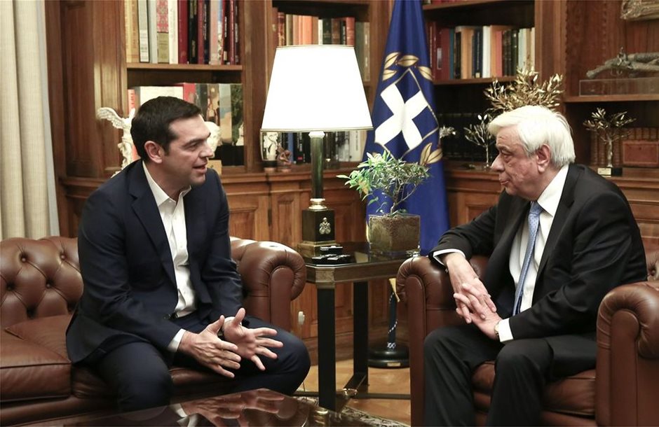 H εθνική τραγωδία ματαίωσε την δεξίωση για την αποκατάσταση της Δημοκρατίας